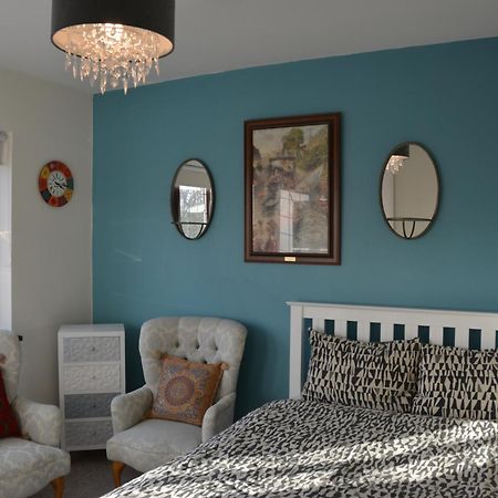 Cozy, Modern, Spacious 4 Bedroom House In London Romford Luaran gambar