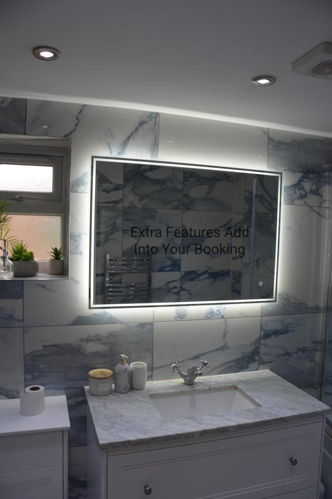 Cozy, Modern, Spacious 4 Bedroom House In London Romford Luaran gambar
