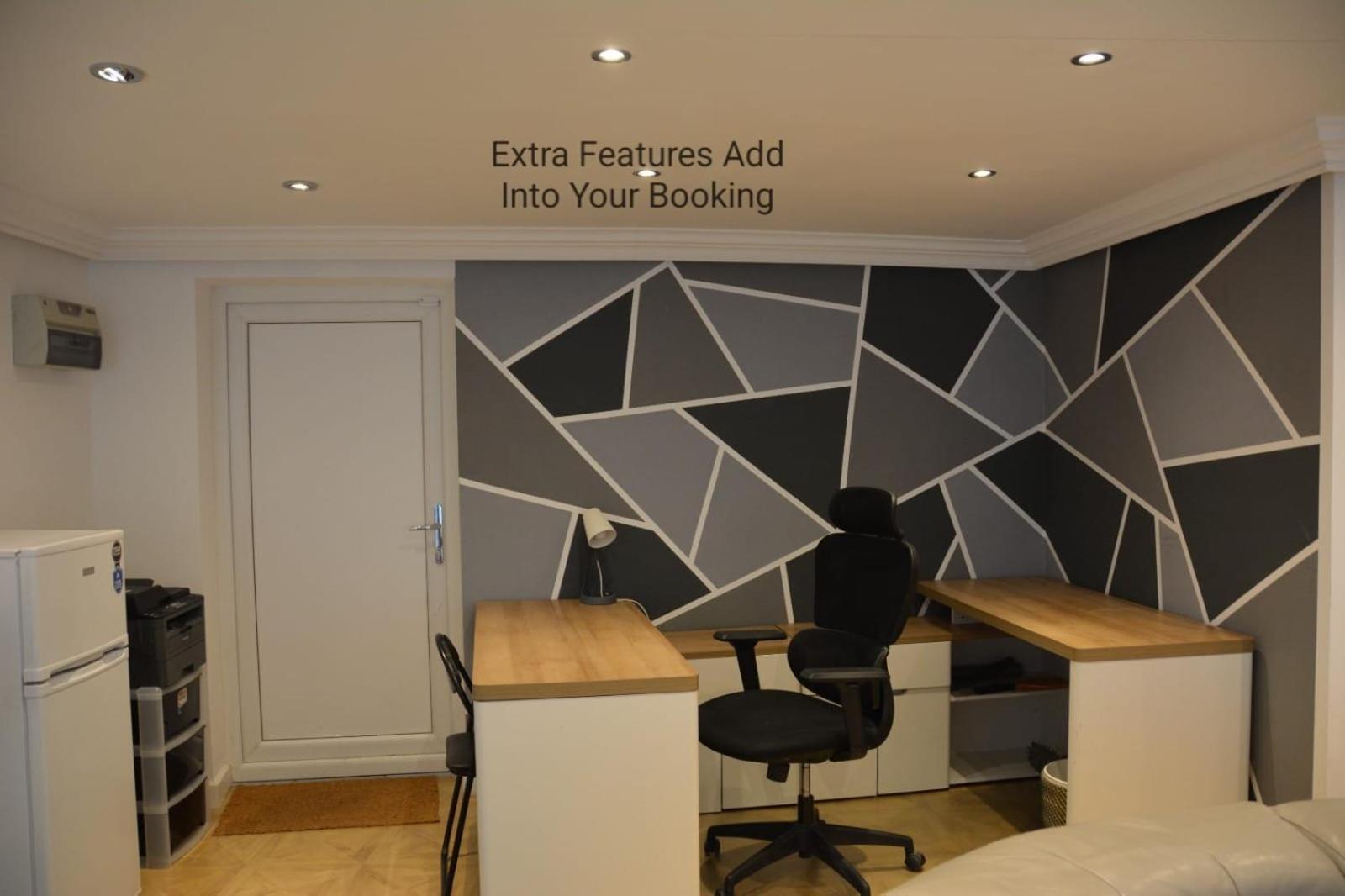 Cozy, Modern, Spacious 4 Bedroom House In London Romford Luaran gambar