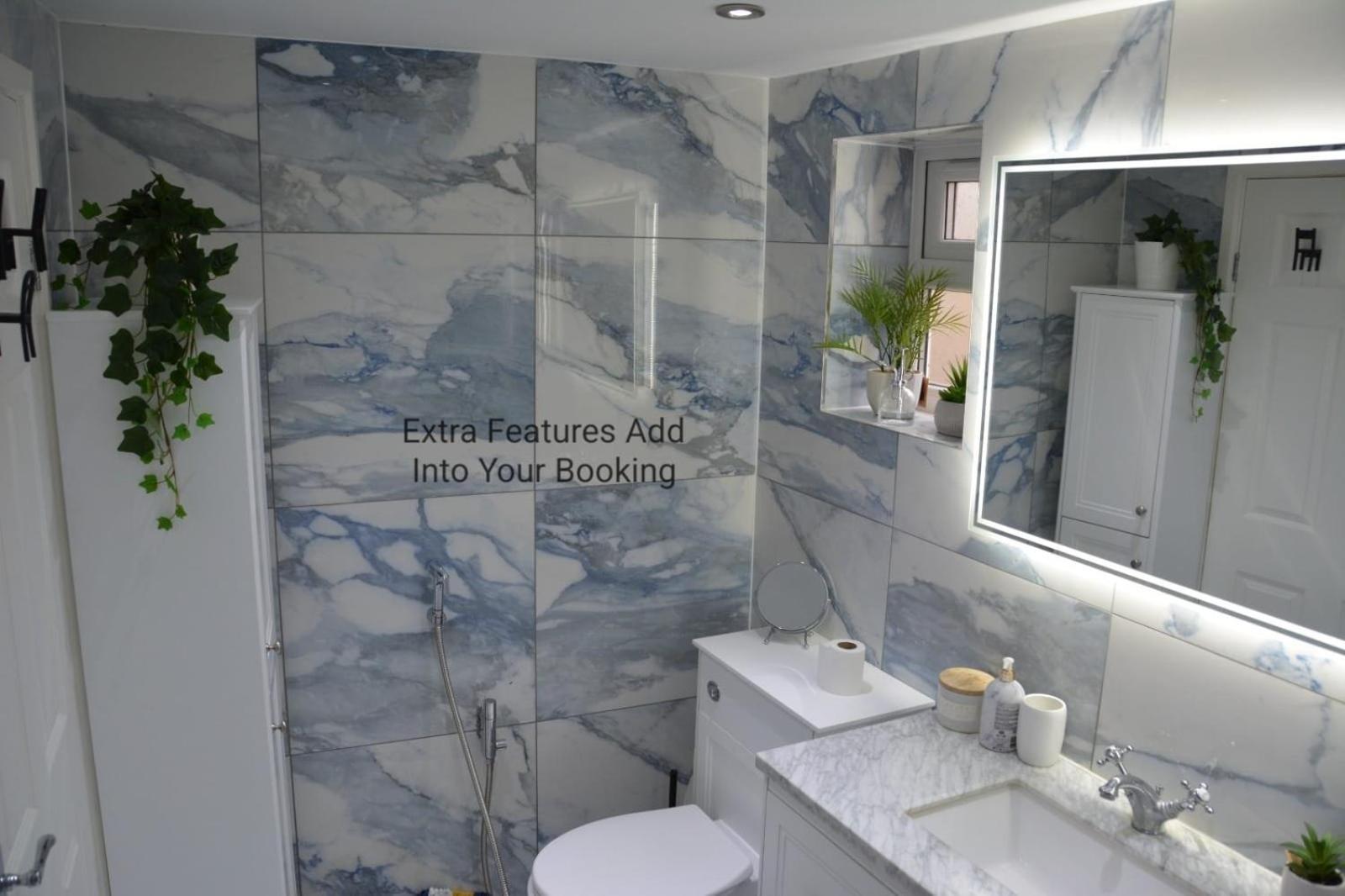 Cozy, Modern, Spacious 4 Bedroom House In London Romford Luaran gambar