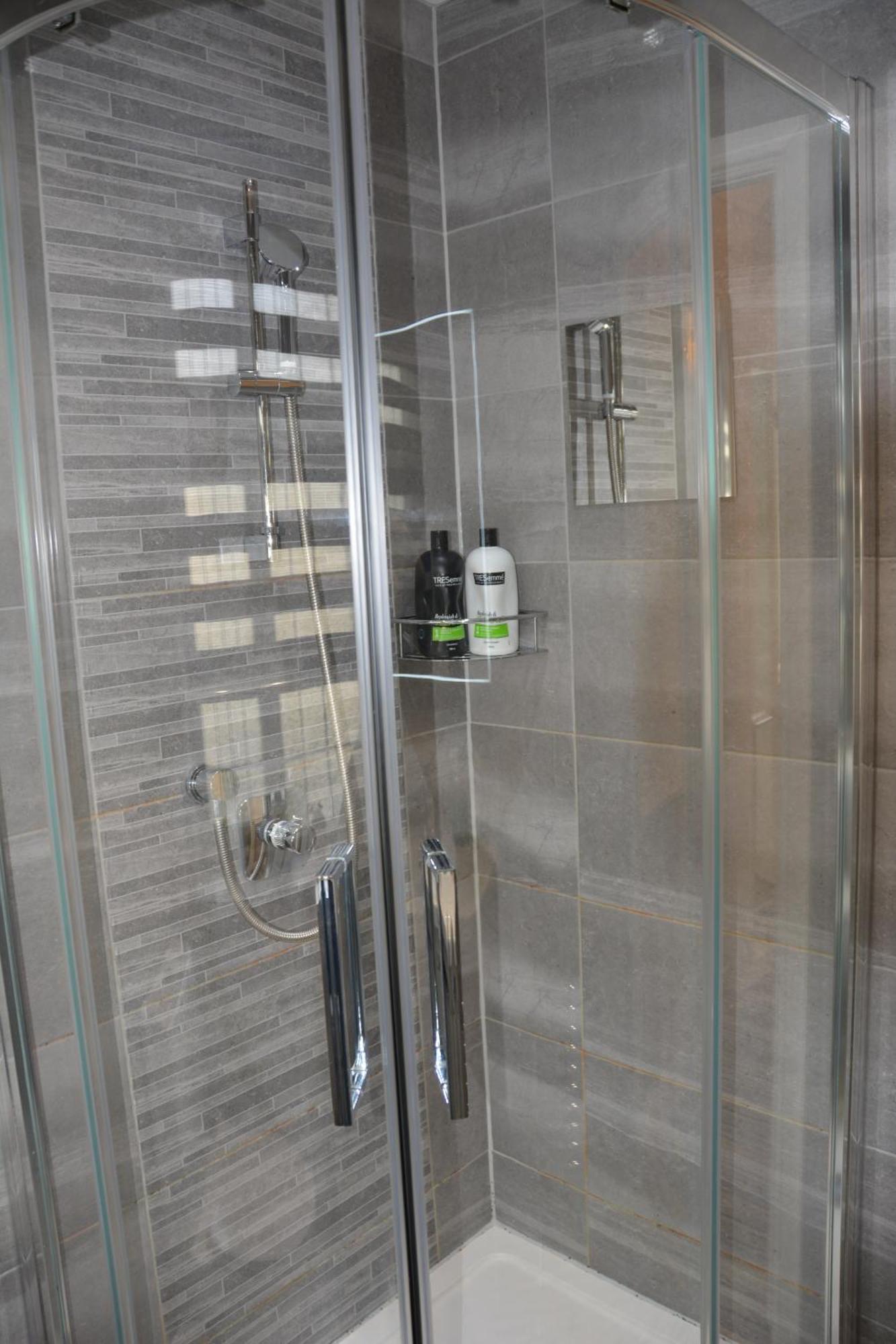 Cozy, Modern, Spacious 4 Bedroom House In London Romford Luaran gambar