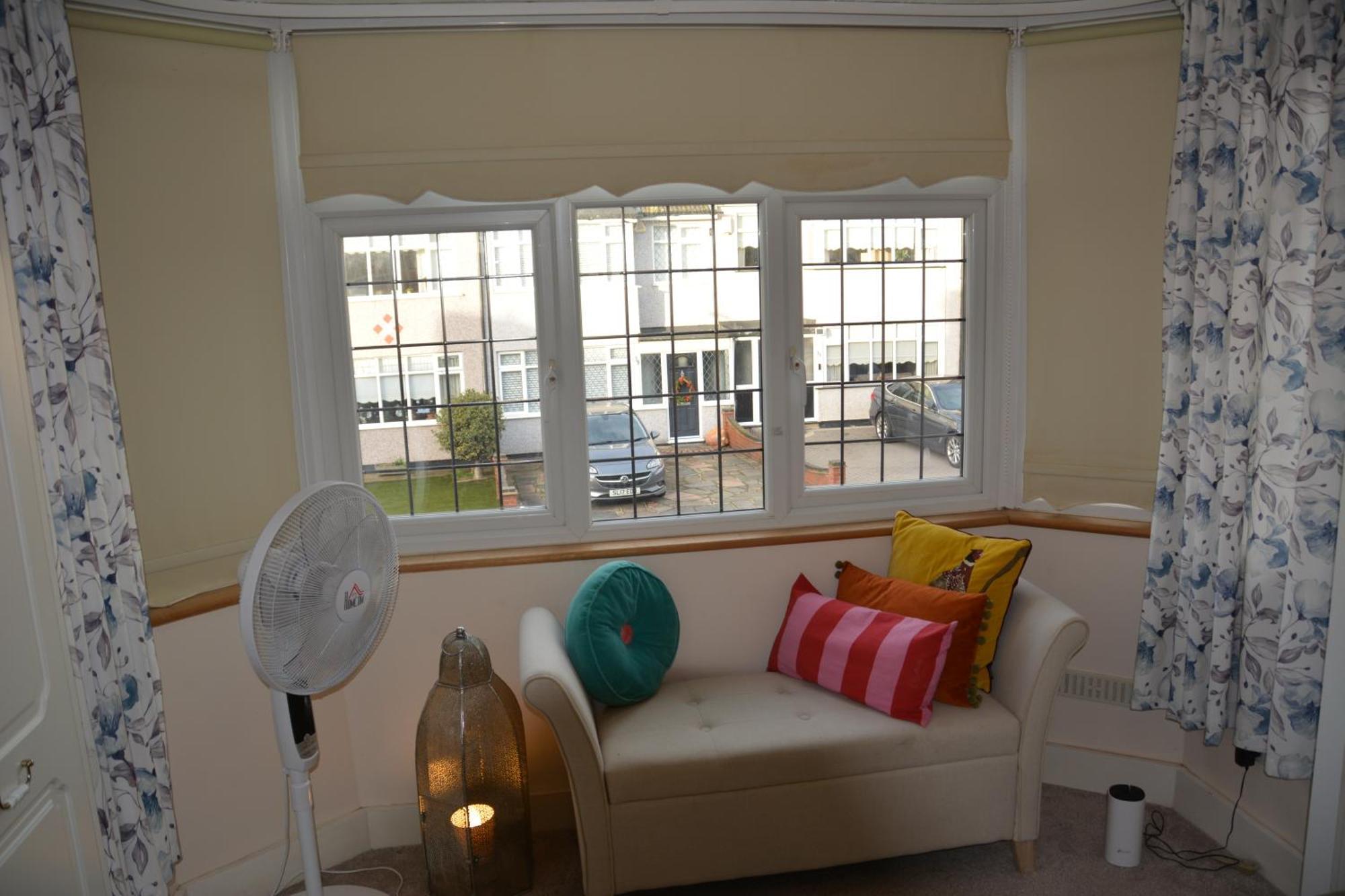 Cozy, Modern, Spacious 4 Bedroom House In London Romford Luaran gambar